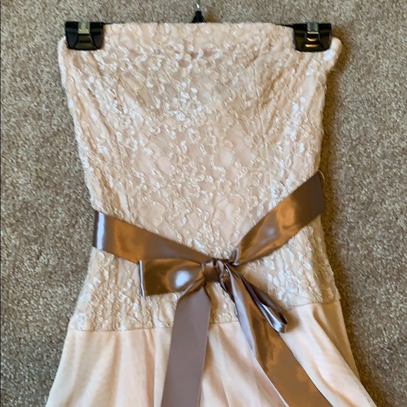 Pink lace dress - Picture 3 of 7